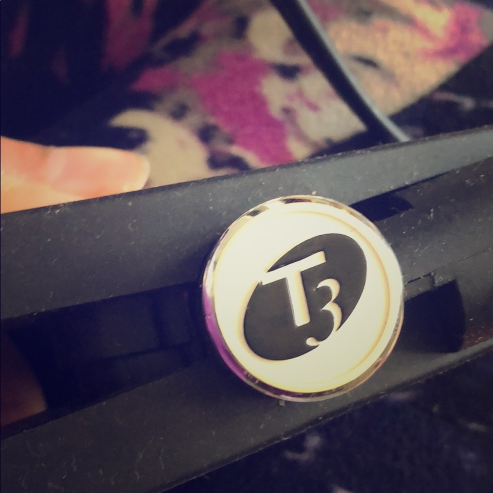 T3 wet to dry color press flat iron